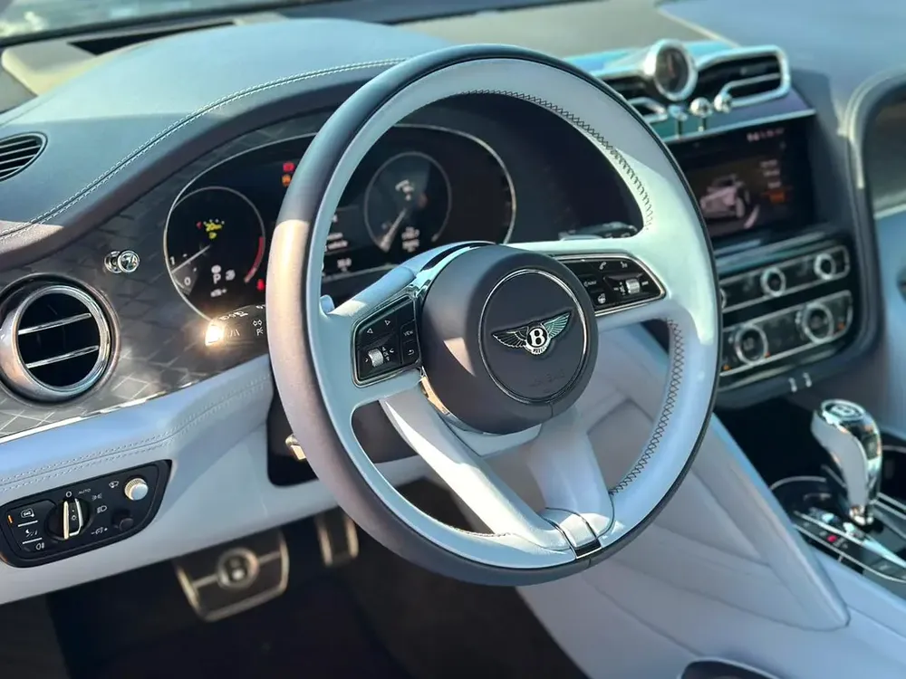 2023 Bentley Bentayga Azure. GCC Specs with Warranty and Service, Fully Loaded, Perfect condition - Image 13
