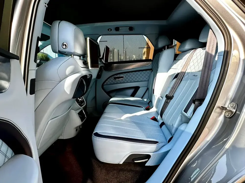 2023 Bentley Bentayga Azure. GCC Specs with Warranty and Service, Fully Loaded, Perfect condition - Image 17