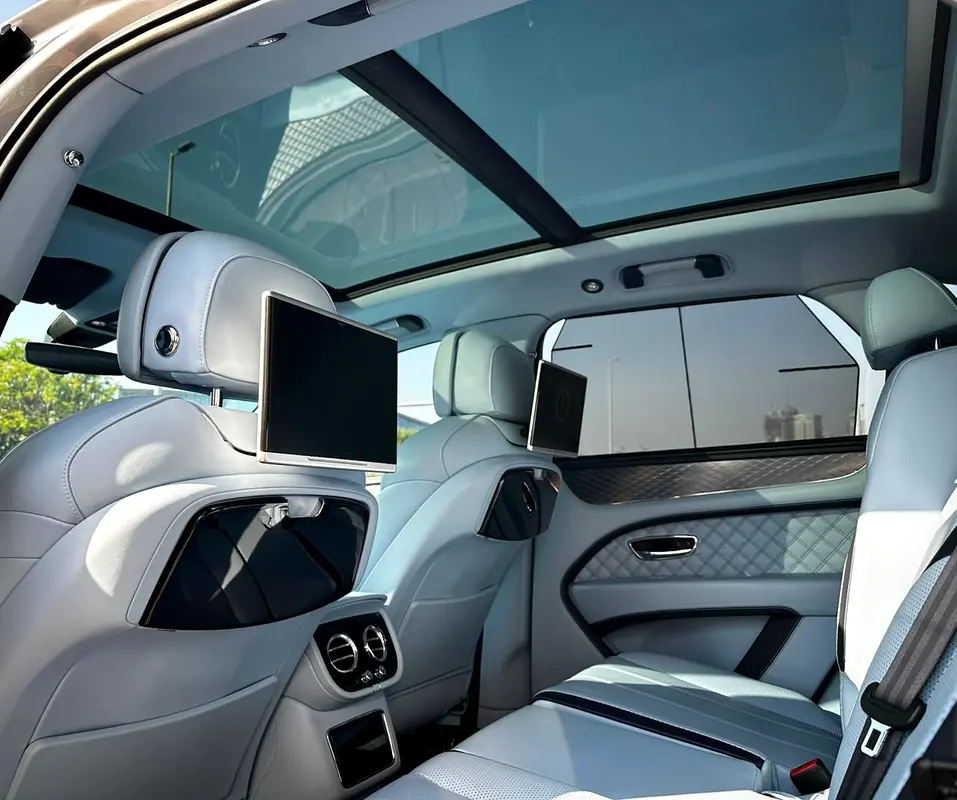 2023 Bentley Bentayga Azure. GCC Specs with Warranty and Service, Fully Loaded, Perfect condition - Image 18