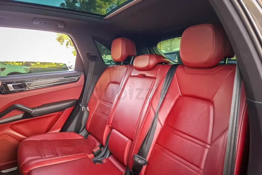 AED 1824/month | 2019 Porsche Cayenne  | GCC Specs | Ref#425855 - Image 12