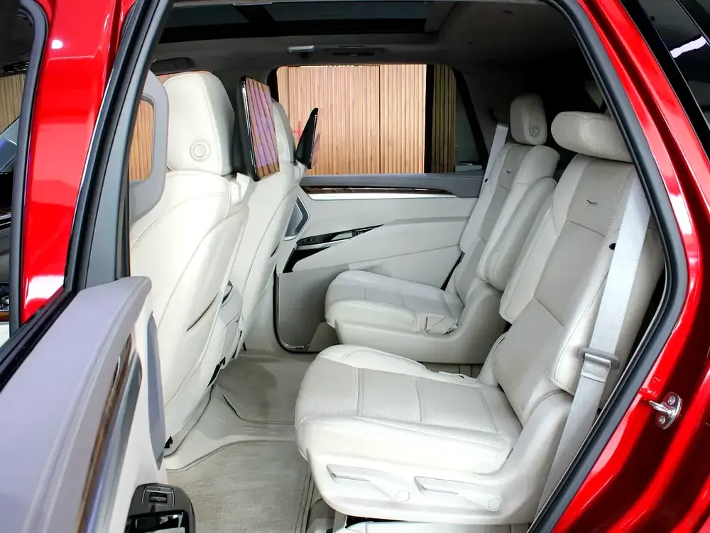 2026 - Cadillac Escalade Sport Platinum V8 - Image 13