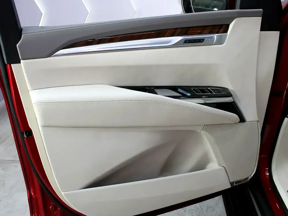 2026 - Cadillac Escalade Sport Platinum V8 - Image 15