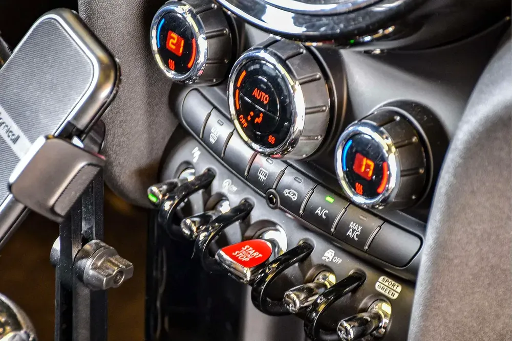 AED 1216/month | 2023 MINI Cooper  | GCC Specs | Ref#426106 - Image 19