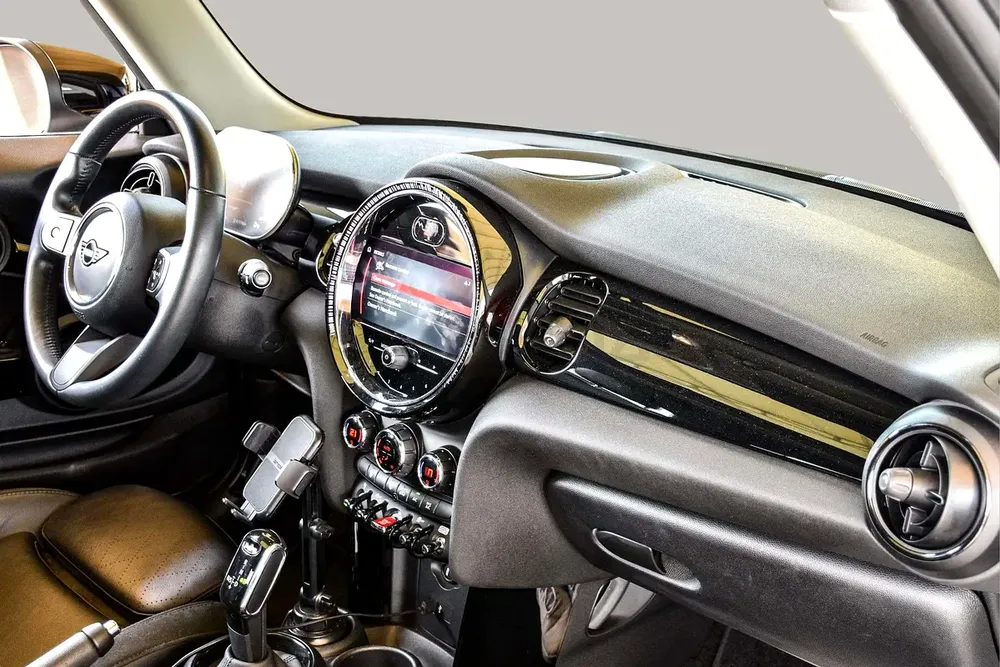 AED 1216/month | 2023 MINI Cooper  | GCC Specs | Ref#426106 - Image 9