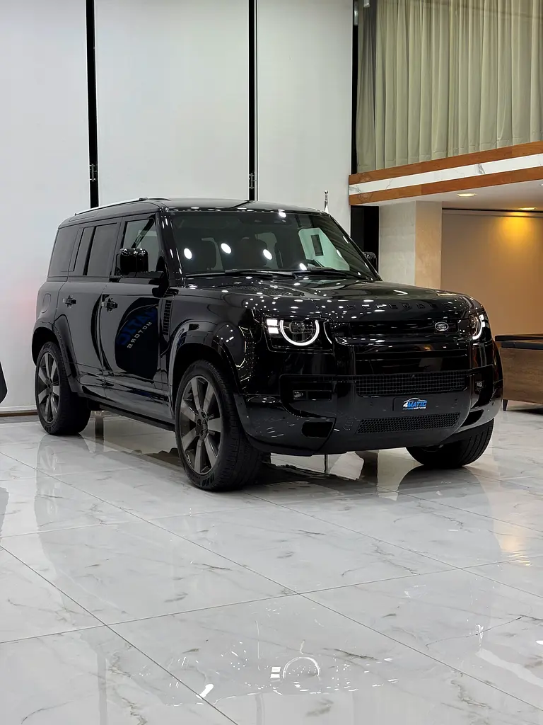 Land Rover Defender P400 X-Dynamic HSE  - Image 17