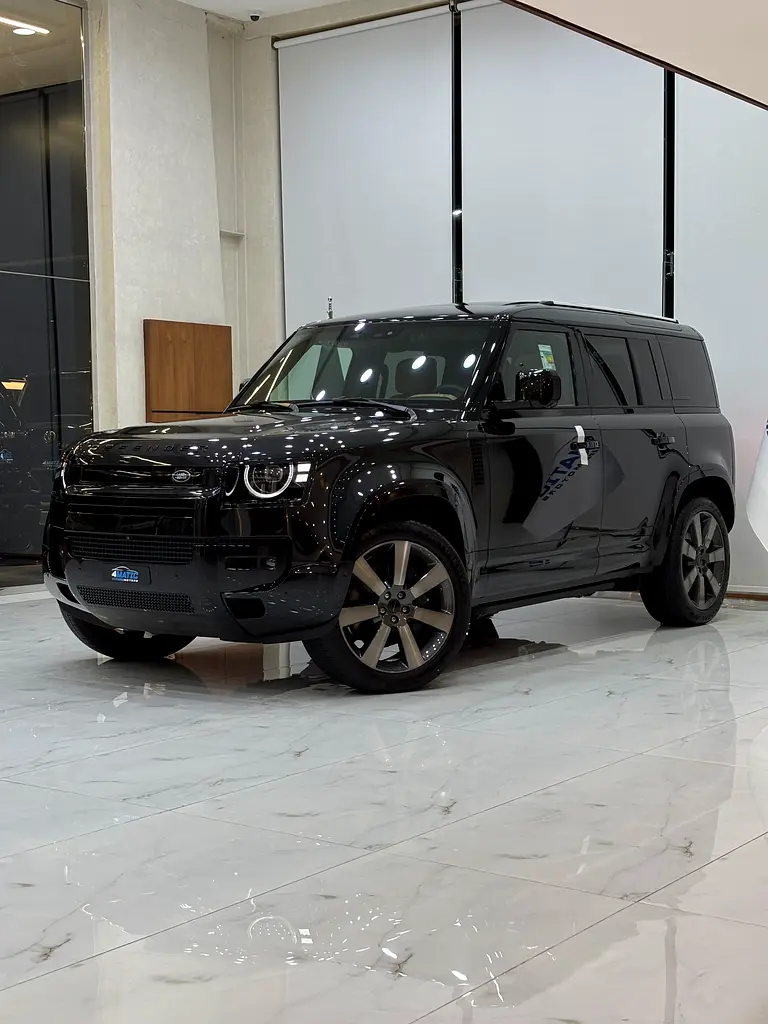 Land Rover Defender P400 X-Dynamic HSE  - Image 6