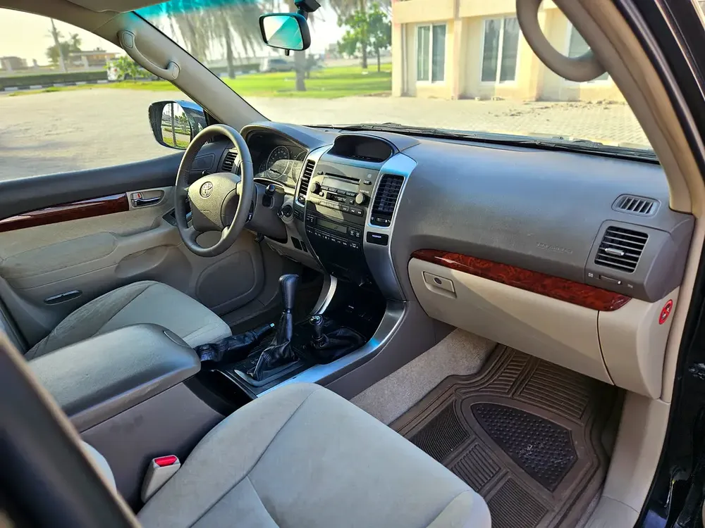 Toyota Prado VX 2009 GCC Premium Condition Well Maintained Low KM Clean Car - Image 12