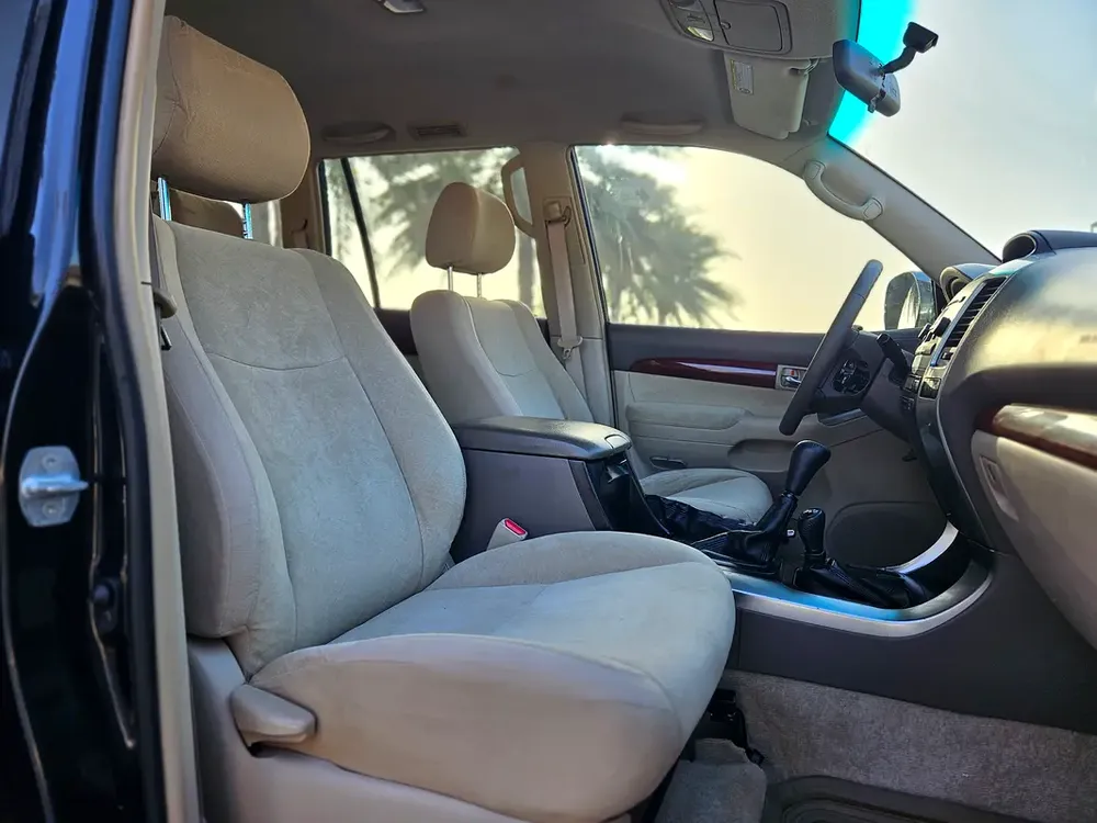 Toyota Prado VX 2009 GCC Premium Condition Well Maintained Low KM Clean Car - Image 8