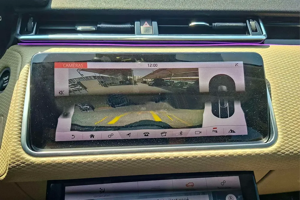 AED 2038/month | 2018 Land Rover Range Rover Velar P380 SE | GCC Specs | Ref#438984 - Image 14