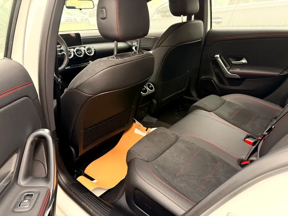 2025 Mercedes-Benz A 200L Fashion Brand New - Chinese Specs - Image 5