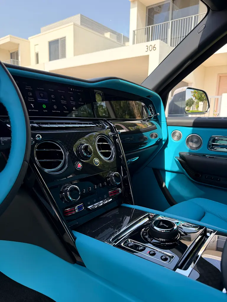 Brand New Rolls-Royce Cullinan Black Badge 2026 - Image 10