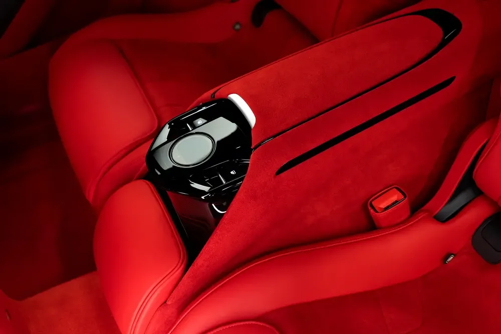 FERRARI | PUROSANGUE 2025MY | GCC SPECS DEALER WARRANTY + SERVICE CONTRACT ( Al TAYER ) - Image 17