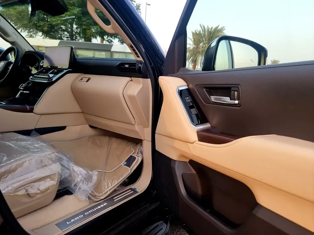 LAND CRUISER V6 4.0 VX-V10 2026 - Image 12