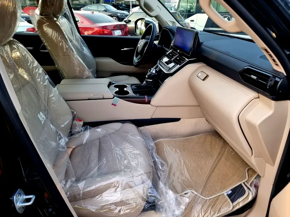 LAND CRUISER V6 4.0 VX-V10 2026 - Image 13