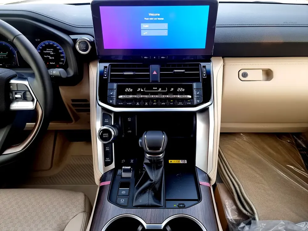 LAND CRUISER V6 4.0 VX-V10 2026 - Image 17