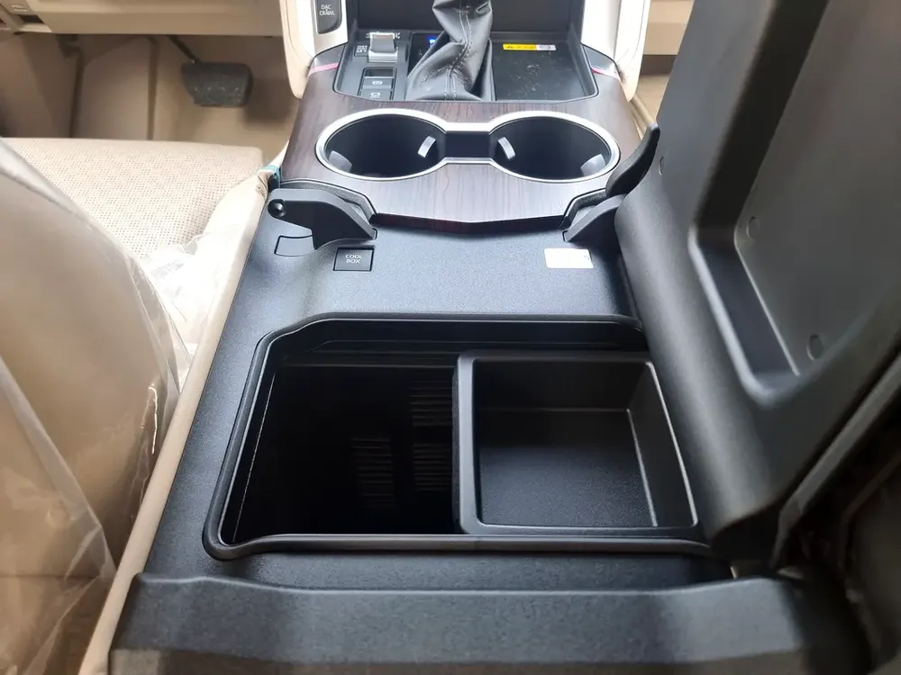 LAND CRUISER V6 4.0 VX-V10 2026 - Image 18