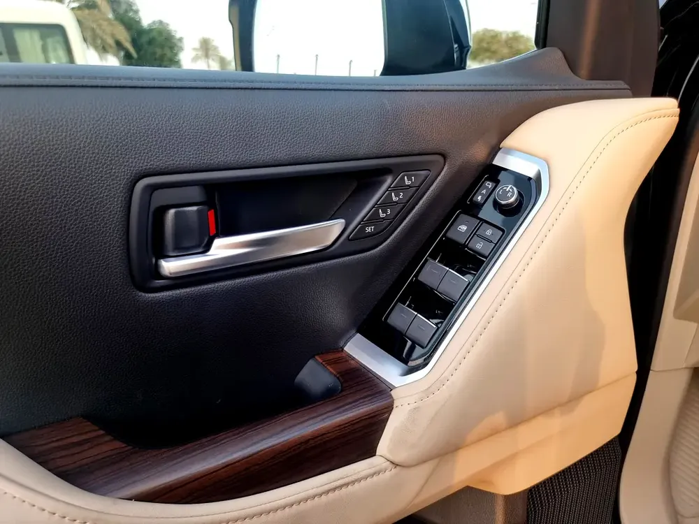 LAND CRUISER V6 4.0 VX-V10 2026 - Image 9