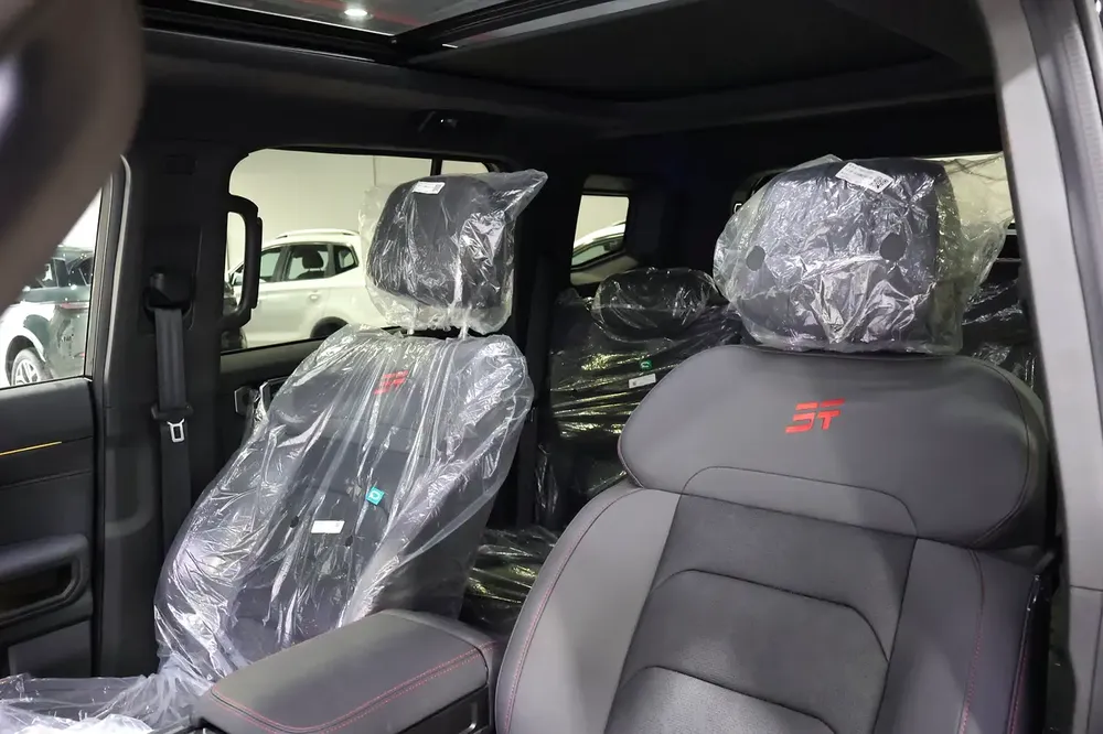 2025!! Jetour T2 || Defender Body Kit || Under Warranty || VIP SEAT || Perfumes || Alcantara - Image 13