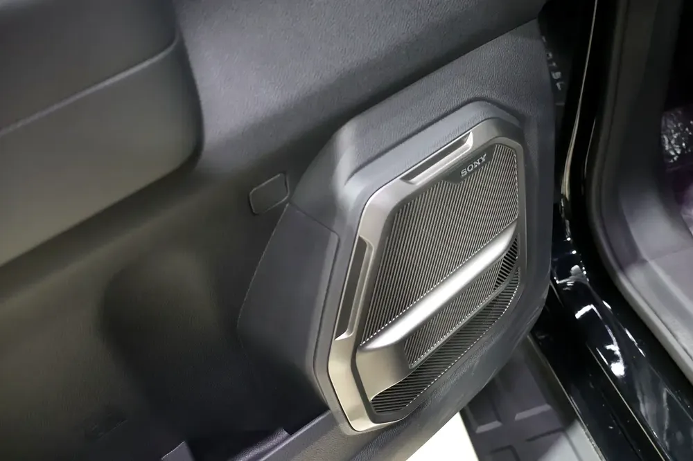 2025!! Jetour T2 || Defender Body Kit || Under Warranty || VIP SEAT || Perfumes || Alcantara - Image 15