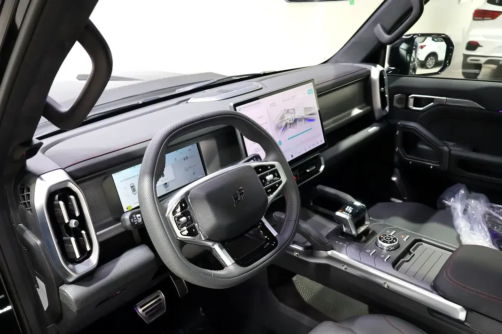2025!! Jetour T2 || Defender Body Kit || Under Warranty || VIP SEAT || Perfumes || Alcantara - Image 6