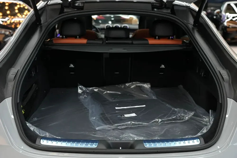 Mercedes-Benz GLC 200 Coupe 2026 - GCC Specs - Brand New! - Image 18