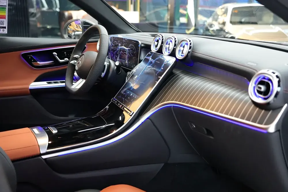 Mercedes-Benz GLC 200 Coupe 2026 - GCC Specs - Brand New! - Image 9
