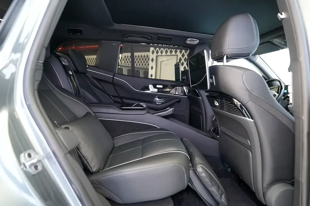 MAYBACH GLS 600 | REAR ENTERTAINMENT | SIDE STEPS | PANORAMIC ROOF | BURMESTER AUDIO - Image 13