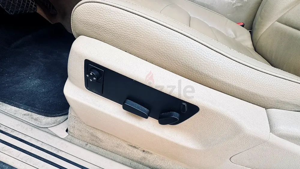 Volkswagen Toureg full option for sale GCC - Image 12