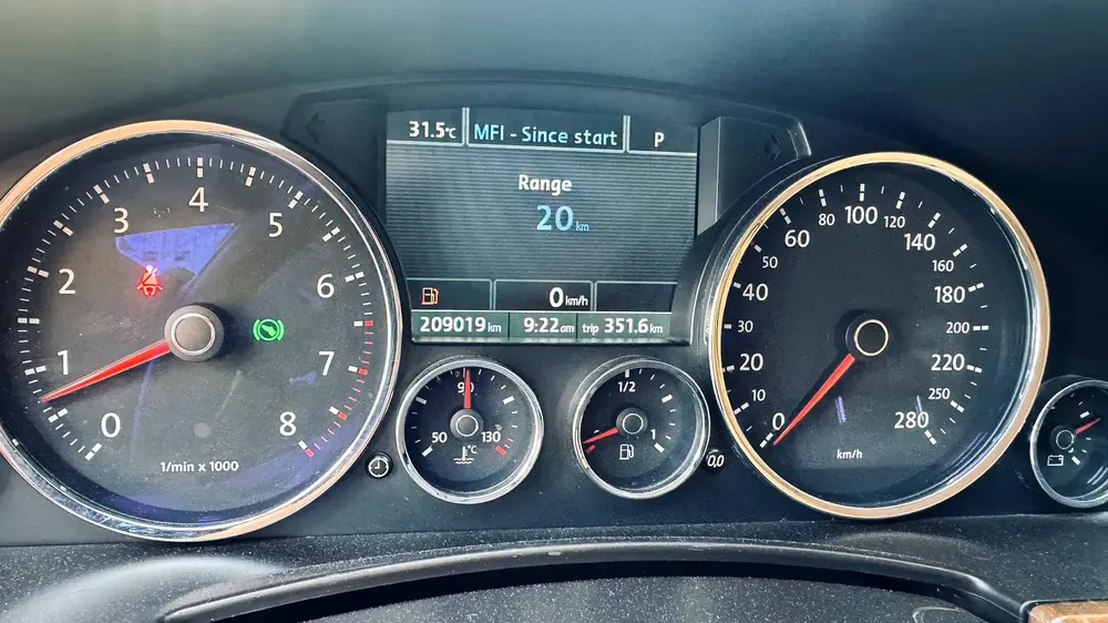 Volkswagen Toureg full option for sale GCC - Image 15