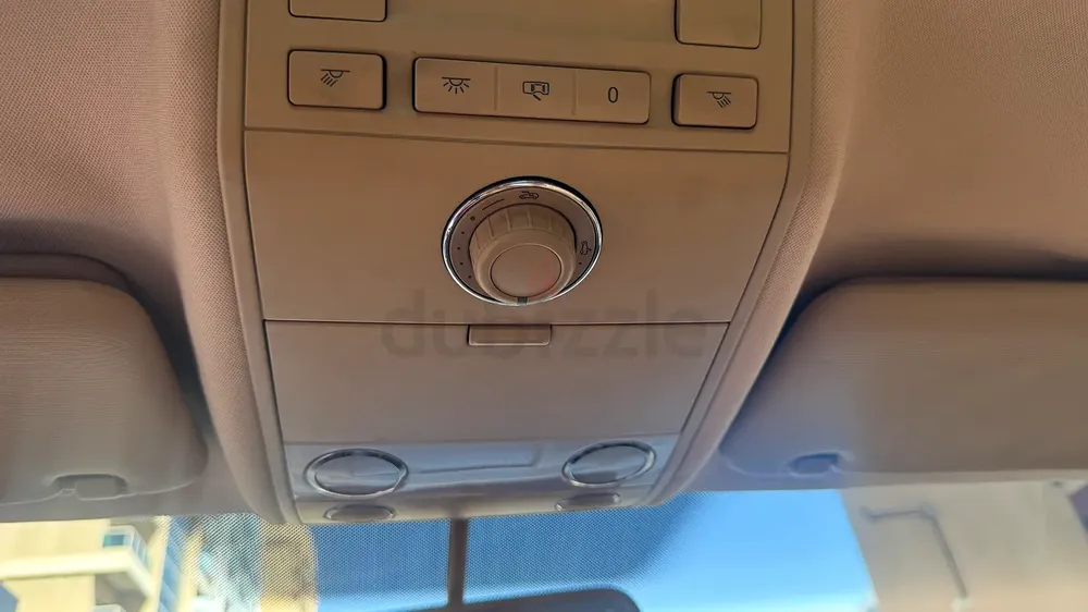 Volkswagen Toureg full option for sale GCC - Image 17