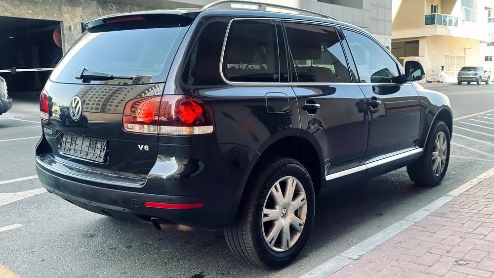 Volkswagen Toureg full option for sale GCC - Image 5
