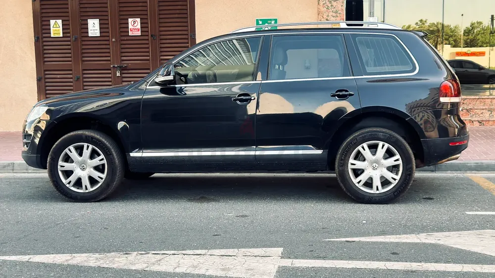 Volkswagen Toureg full option for sale GCC - Image 8