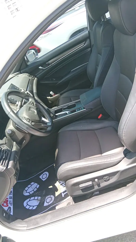 Honda Accord 1.5L LX Sport 2018 GCC Specs Lady Driven - Image 12