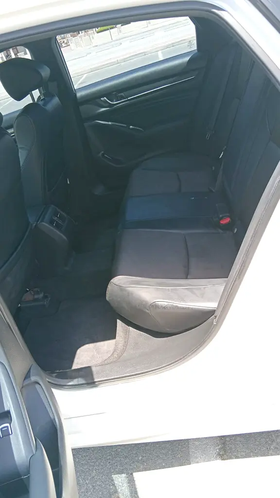 Honda Accord 1.5L LX Sport 2018 GCC Specs Lady Driven - Image 13