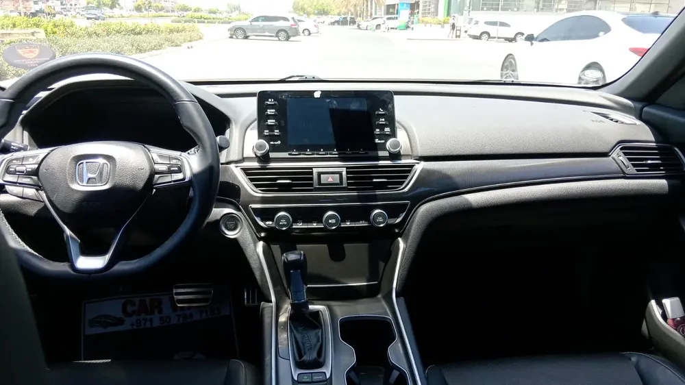 Honda Accord 1.5L LX Sport 2018 GCC Specs Lady Driven - Image 14