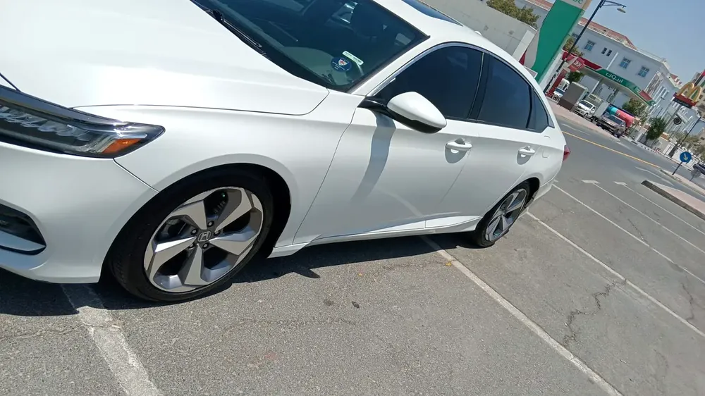 Honda Accord 1.5L LX Sport 2018 GCC Specs Lady Driven - Image 6