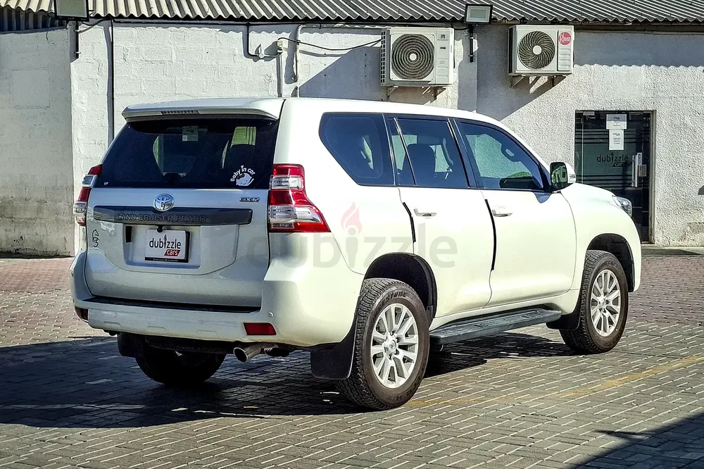 AED 2264/month | 2017 Toyota Prado  | GCC Specs | Ref#476850 - Image 6