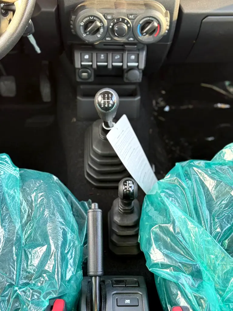 Suzuki Jimny GL MT 2026 - MANUAL TRANSMISSION - GCC SPECIFICATION - Image 11