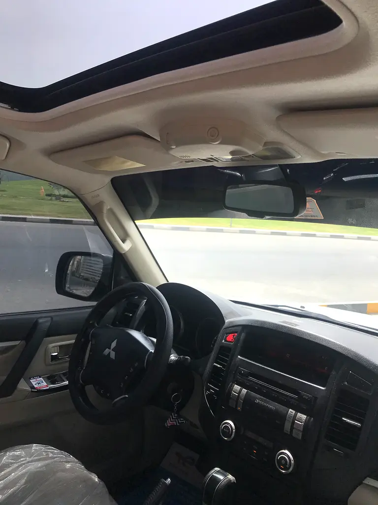 Mitsubishi Pajero V6 Full Option GCC 7 Seat 2013 –صبغ وكالة فتحة سقف  باجيرو فل أوبشن خليجي - Image 10