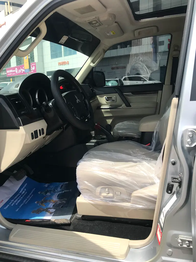 Mitsubishi Pajero V6 Full Option GCC 7 Seat 2013 –صبغ وكالة فتحة سقف  باجيرو فل أوبشن خليجي - Image 11