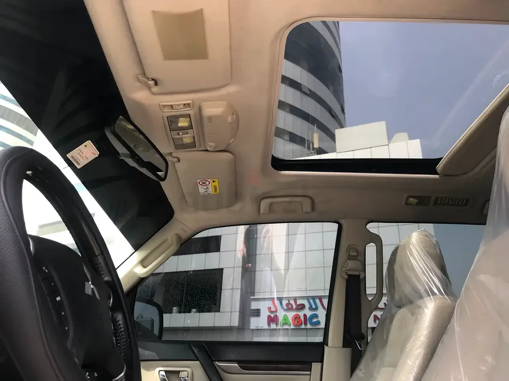 Mitsubishi Pajero V6 Full Option GCC 7 Seat 2013 –صبغ وكالة فتحة سقف  باجيرو فل أوبشن خليجي - Image 13