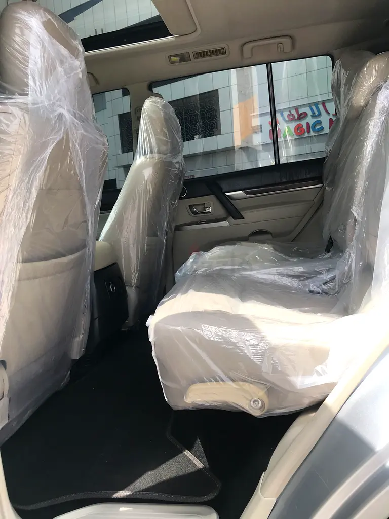 Mitsubishi Pajero V6 Full Option GCC 7 Seat 2013 –صبغ وكالة فتحة سقف  باجيرو فل أوبشن خليجي - Image 14