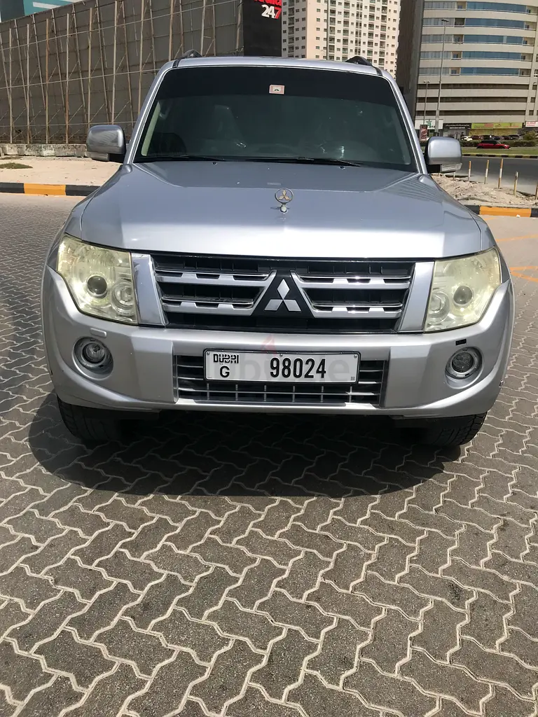 Mitsubishi Pajero V6 Full Option GCC 7 Seat 2013 –صبغ وكالة فتحة سقف  باجيرو فل أوبشن خليجي - Image 4