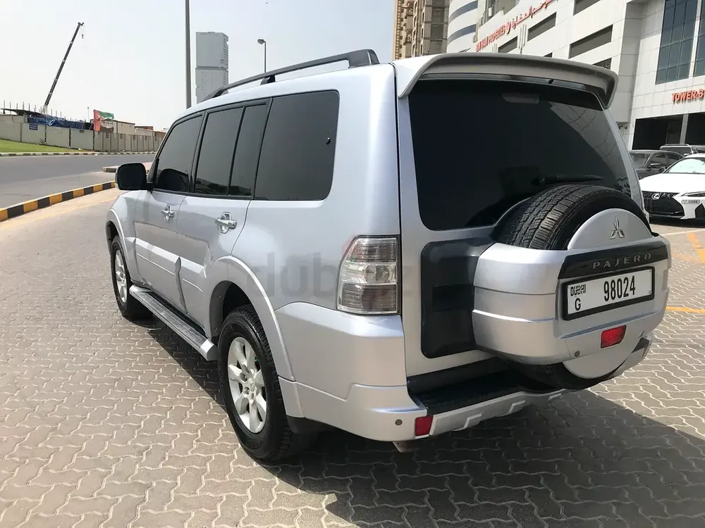 Mitsubishi Pajero V6 Full Option GCC 7 Seat 2013 –صبغ وكالة فتحة سقف  باجيرو فل أوبشن خليجي - Image 7