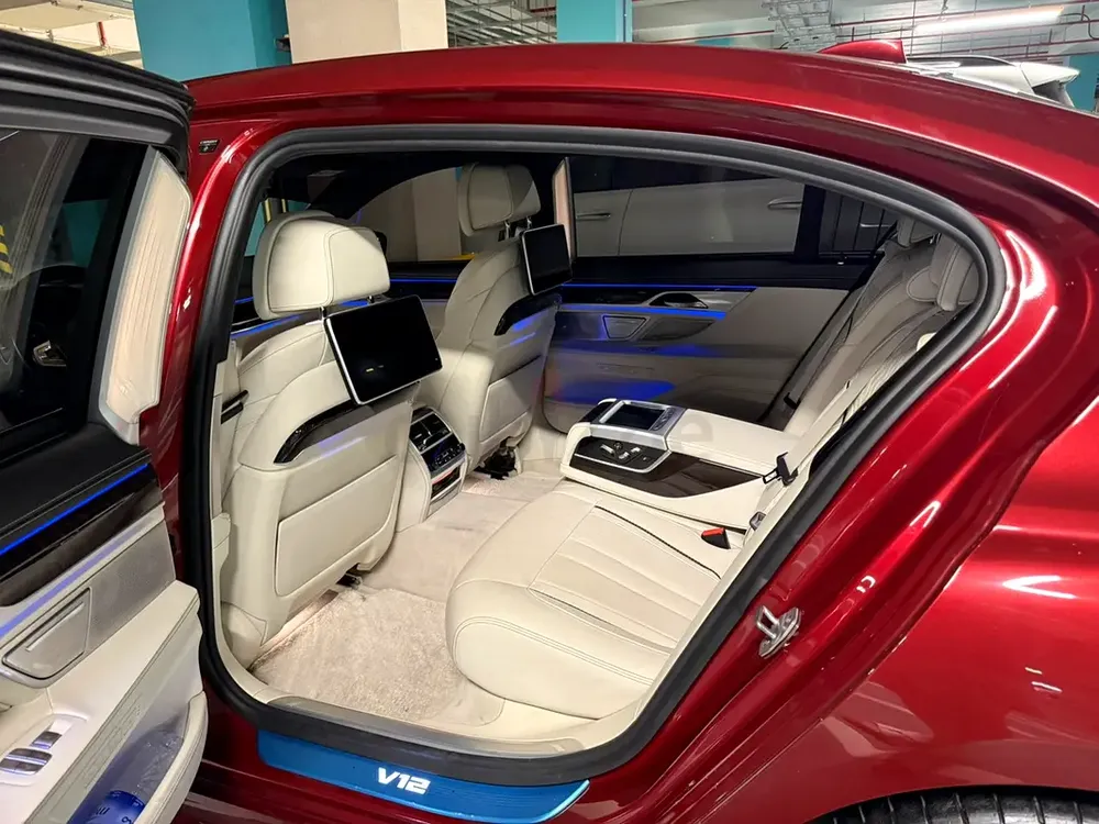 Selling my BMW M760Li v12 - Image 5