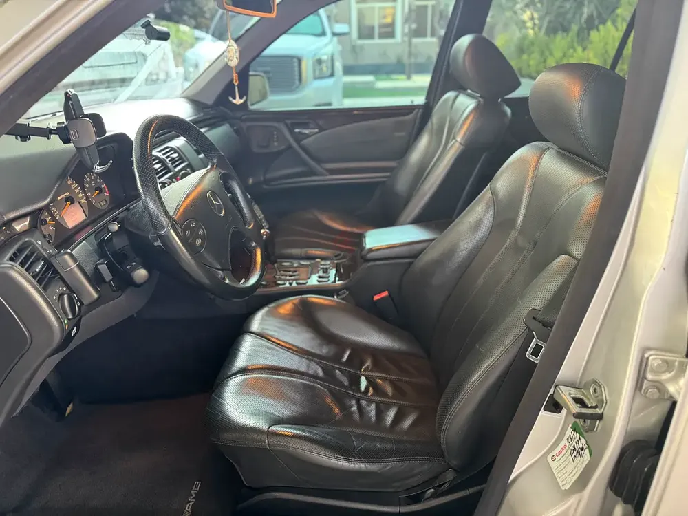 Rare E55 with exceptional clean condition - Image 12