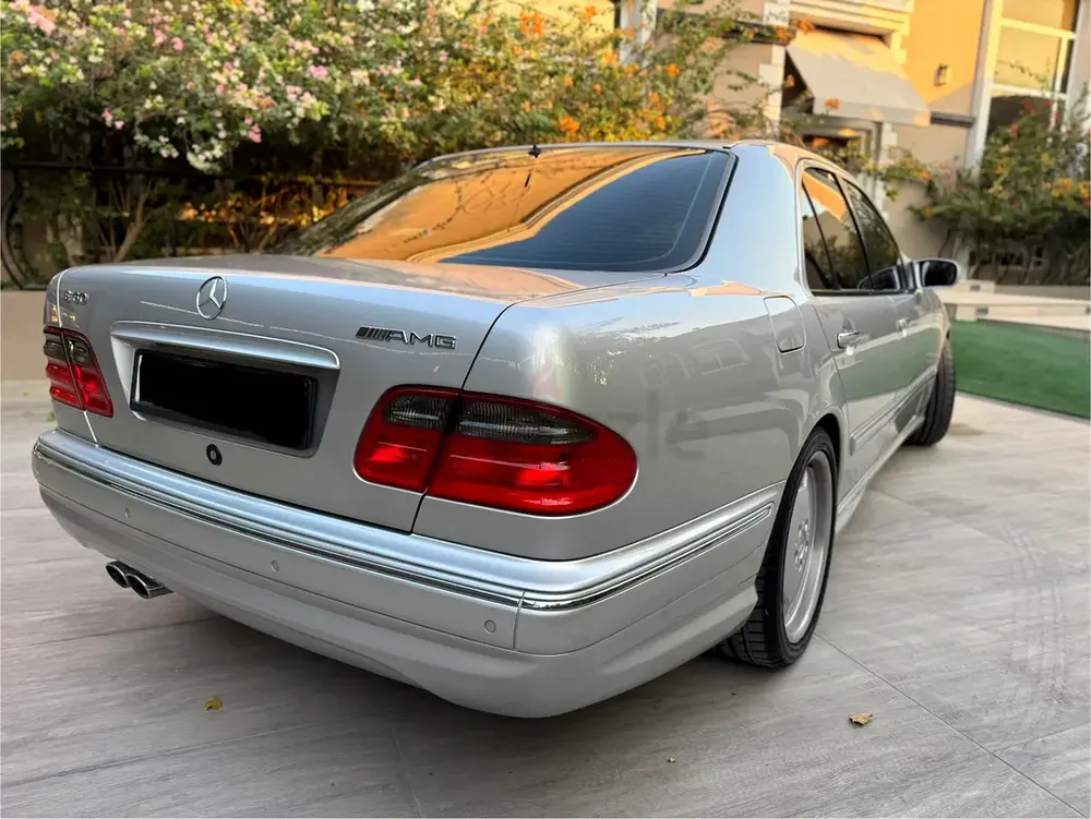 Rare E55 with exceptional clean condition - Image 4