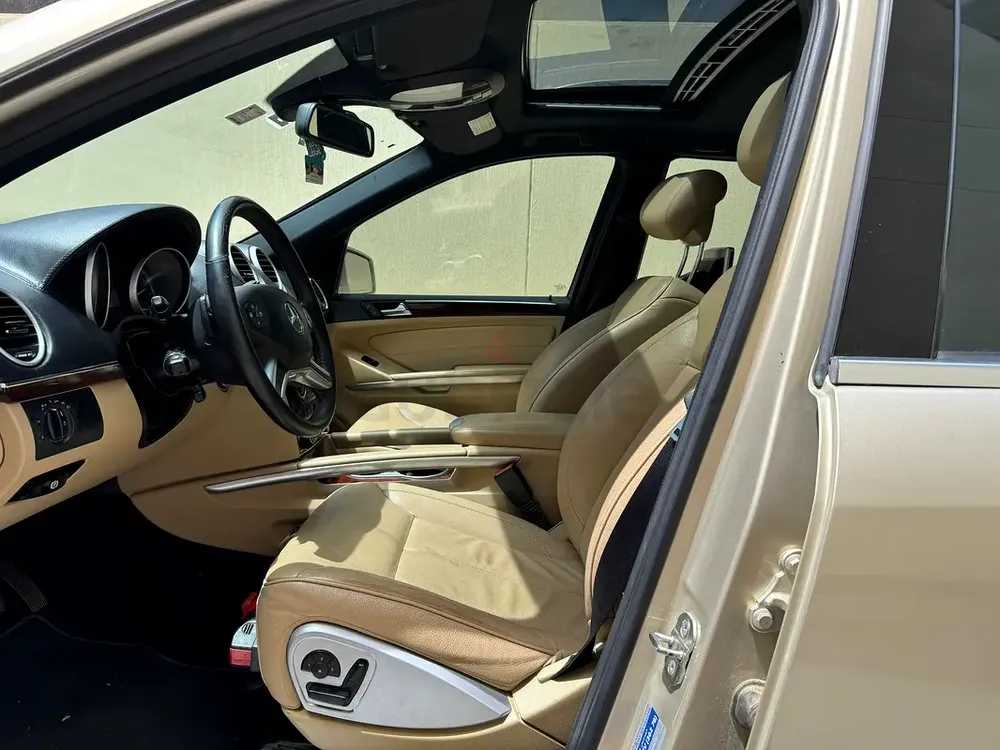 Pristine Mercedes-Benz GL 450 4matic 2012 | GCC Specs | Well Maintained - Image 13
