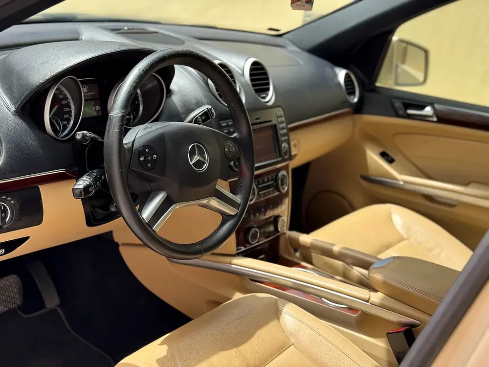 Pristine Mercedes-Benz GL 450 4matic 2012 | GCC Specs | Well Maintained - Image 4