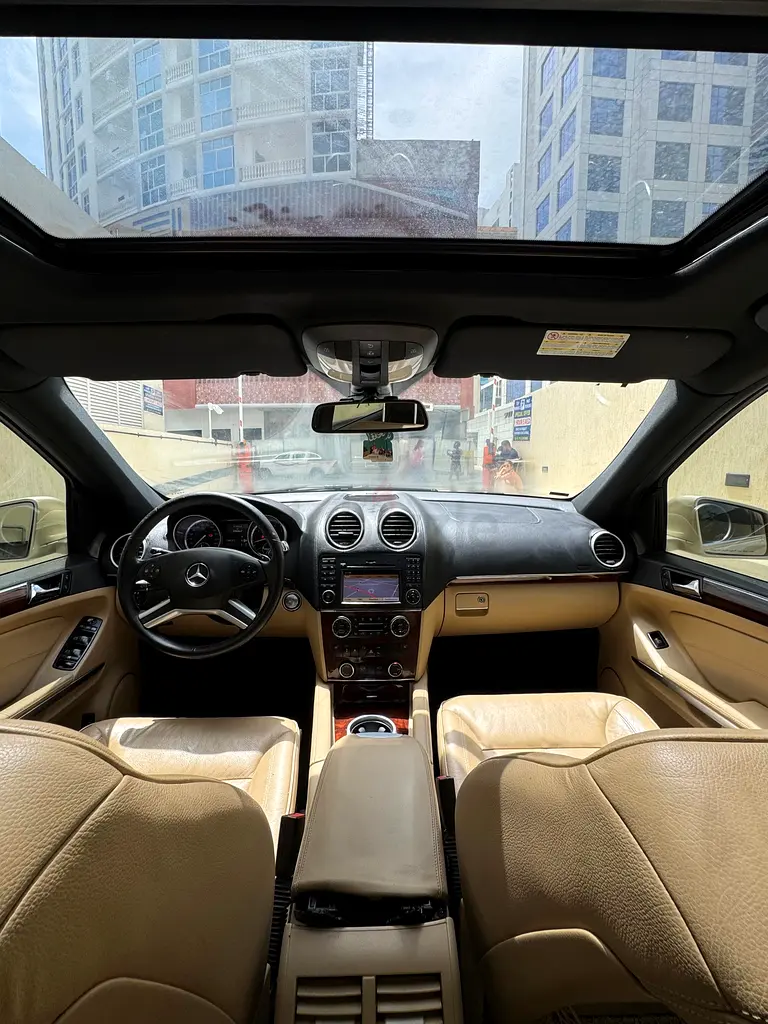 Pristine Mercedes-Benz GL 450 4matic 2012 | GCC Specs | Well Maintained - Image 6